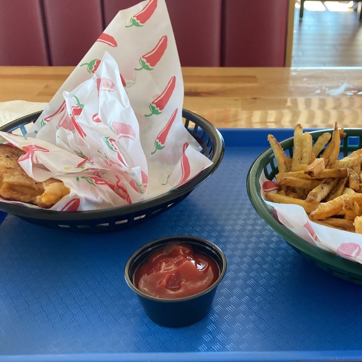 review photo of Santana's Vegan Grill grilled cheese and seasoned fries shared by @mollygrace on 17 Oct 2022 - review
