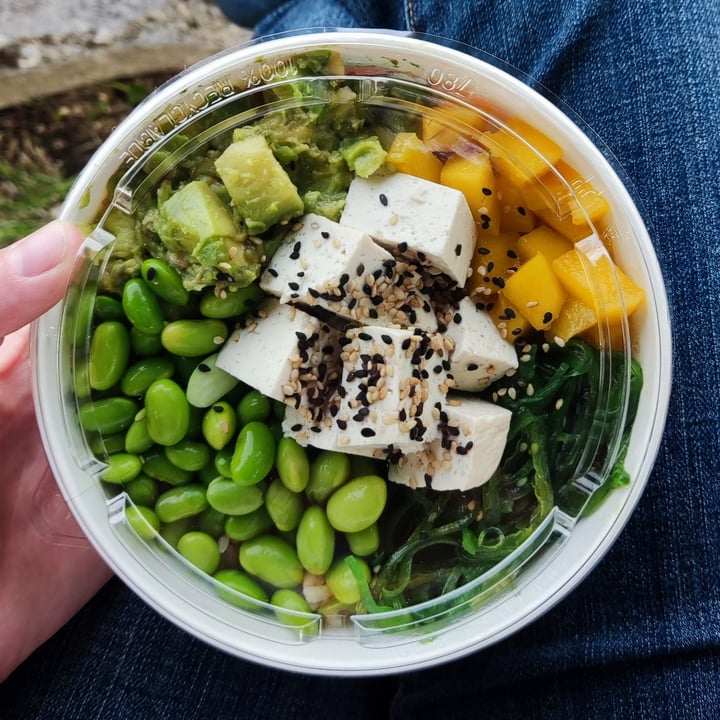 review photo of Healthy Color - Parma Green Poke shared by @chiaradigia on 28 May 2022 - review