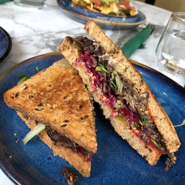 review photo of Down To Earth Glasgow The Manhattan sandwich shared by @thekuceisloose on 23 Jun 2021 - review