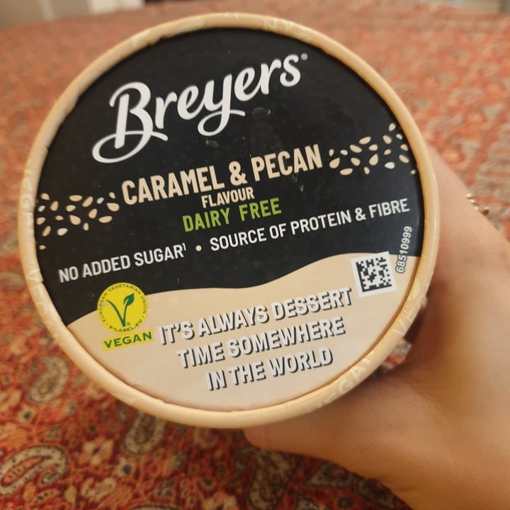 review photo of Breyers Caramel&pecan flavour ice cream shared by @taroony on 01 Feb 2022 - review