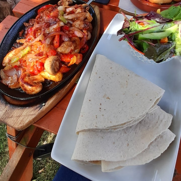 photo of Black Horse Inn, Swainby vegetable  sizzler shared by @clarewatters on  28 Aug 2022 - review