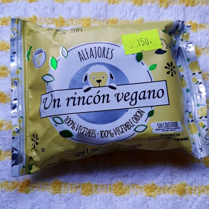review photo of Un Rincón Vegano Alfajor de Limón shared by @isamonaco on 17 Jun 2022 - review