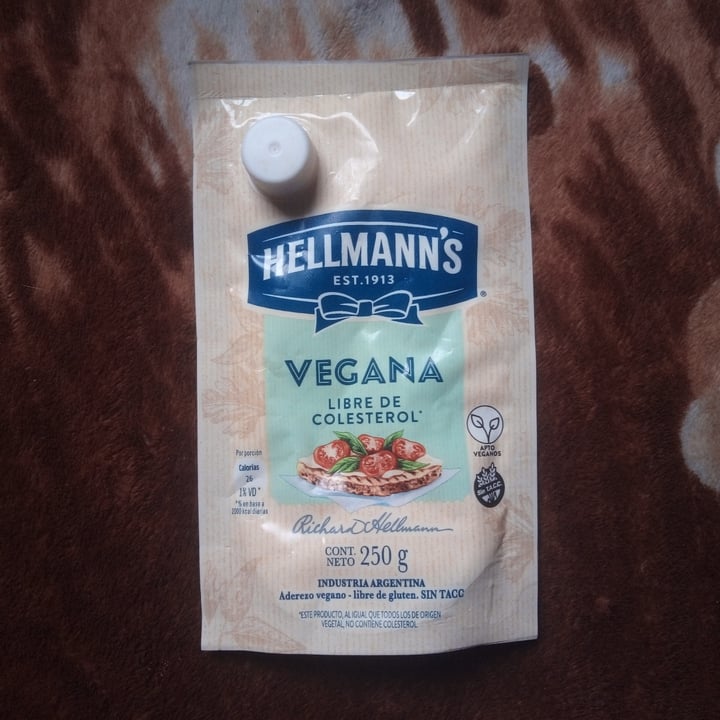photo of Hellmann’s Hellman’s Vegan Mayonnaise shared by @vegan0000 on  02 Sep 2020 - review
