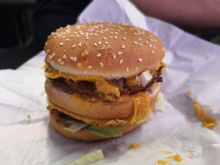 review photo of Frost Burgers Double Trouble Burger shared by @moll10lava on 04 Sep 2019 - review