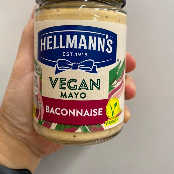 photo of Hellmann’s Vegan mayo baconnaise shared by @piggy-egg on  04 Jun 2022 - review