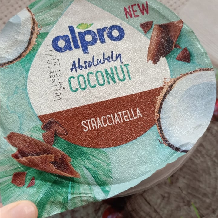 photo of Alpro Absolutely Coconut Stracciatella shared by @giuliadaylily on  08 Apr 2022 - review