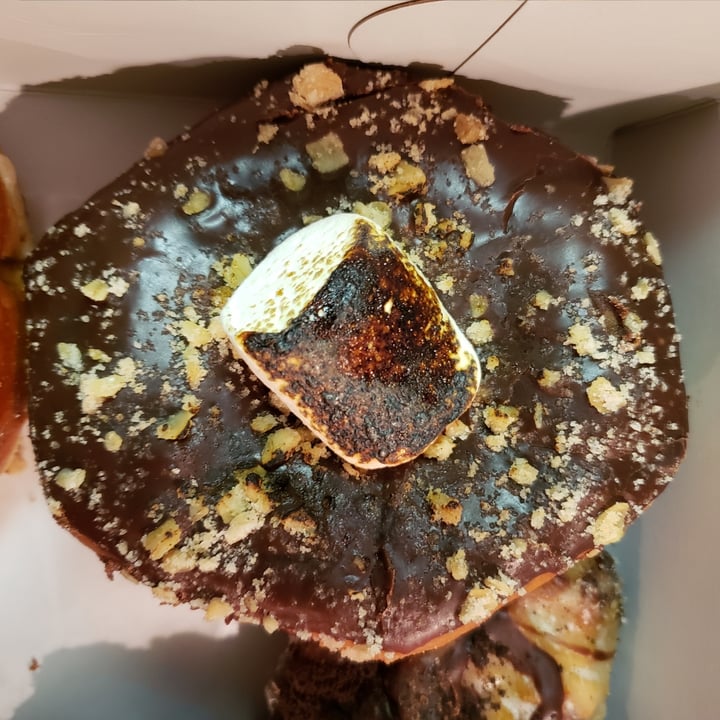 photo of MACHINO DONUTS Smore Donut shared by @metalmel666 on  29 Sep 2022 - review