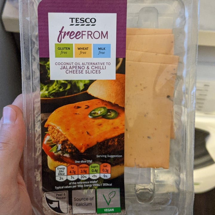photo of Tesco Coconut Oil Alternative To Jalapeño & Chilli Cheese Slices shared by @sunporklegogay on  14 Jan 2021 - review