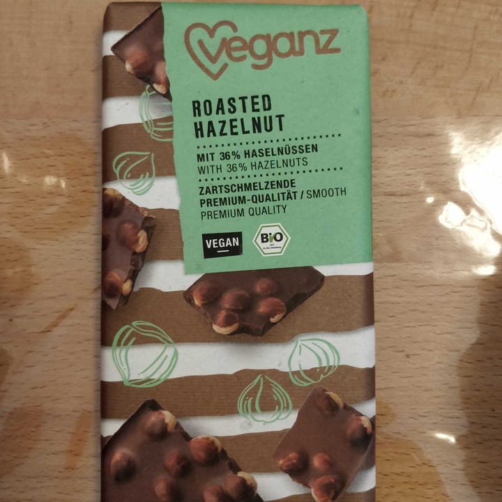 photo of Veganz Chocolate Roasted Hazelnut shared by @koguz on  31 Dec 2021 - review