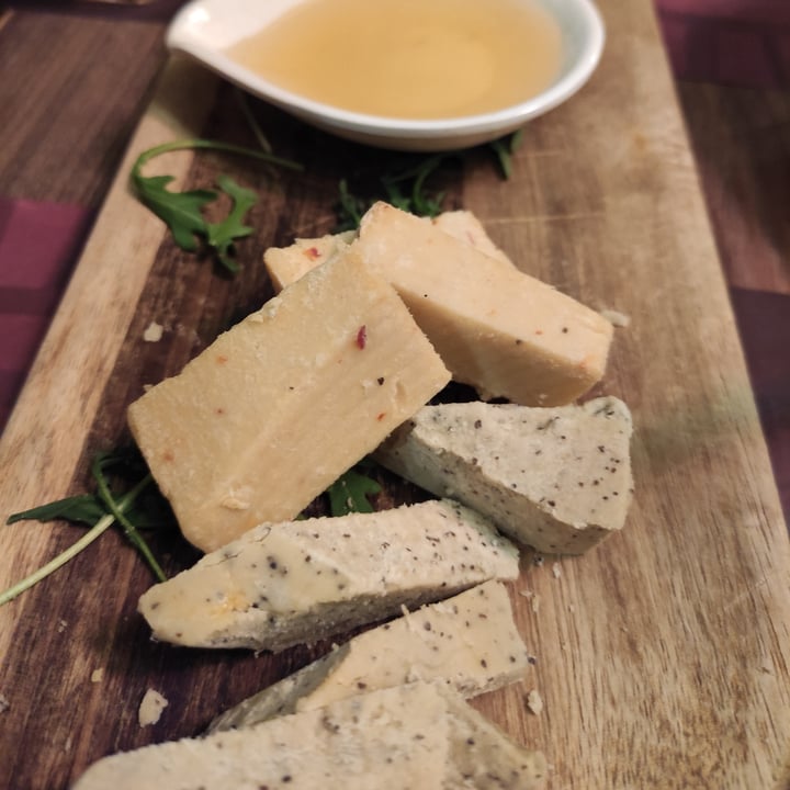 review photo of Rifugio Romano Tagliere di formaggi Vegani shared by @giuliacocoesp on 18 Mar 2022 - review