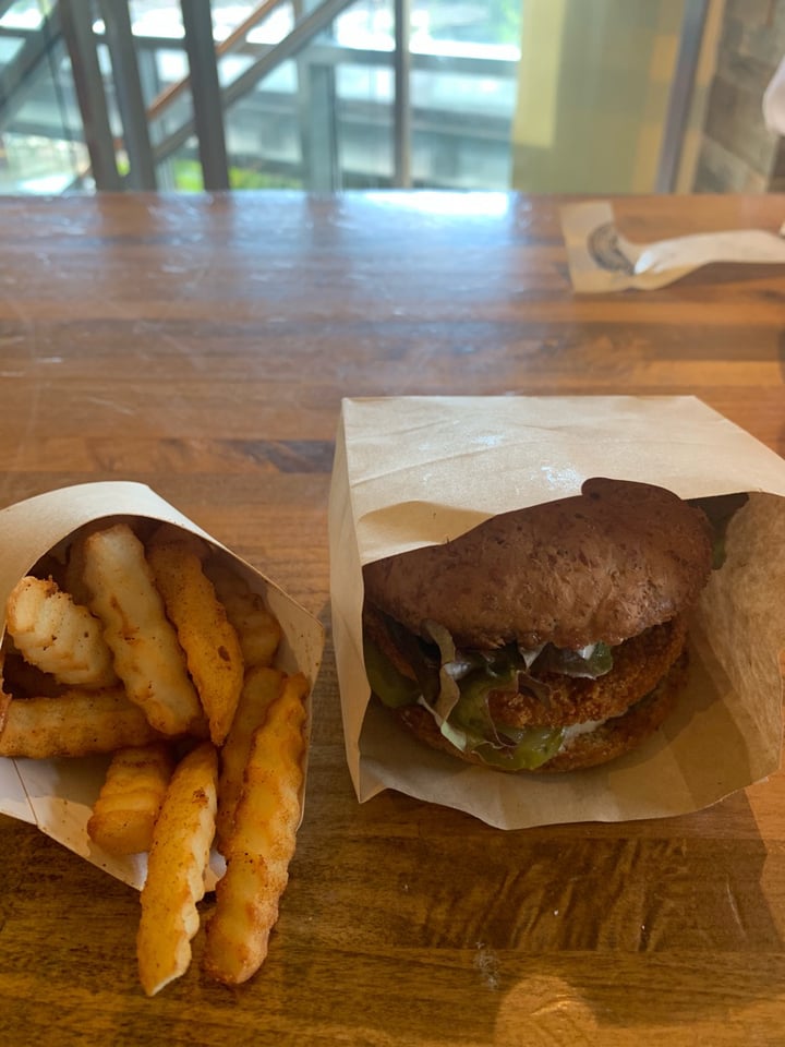 review photo of Next Level Burger Austin Crispy Chik'n Burger shared by @wagnesab0 on 14 Jul 2019 - review