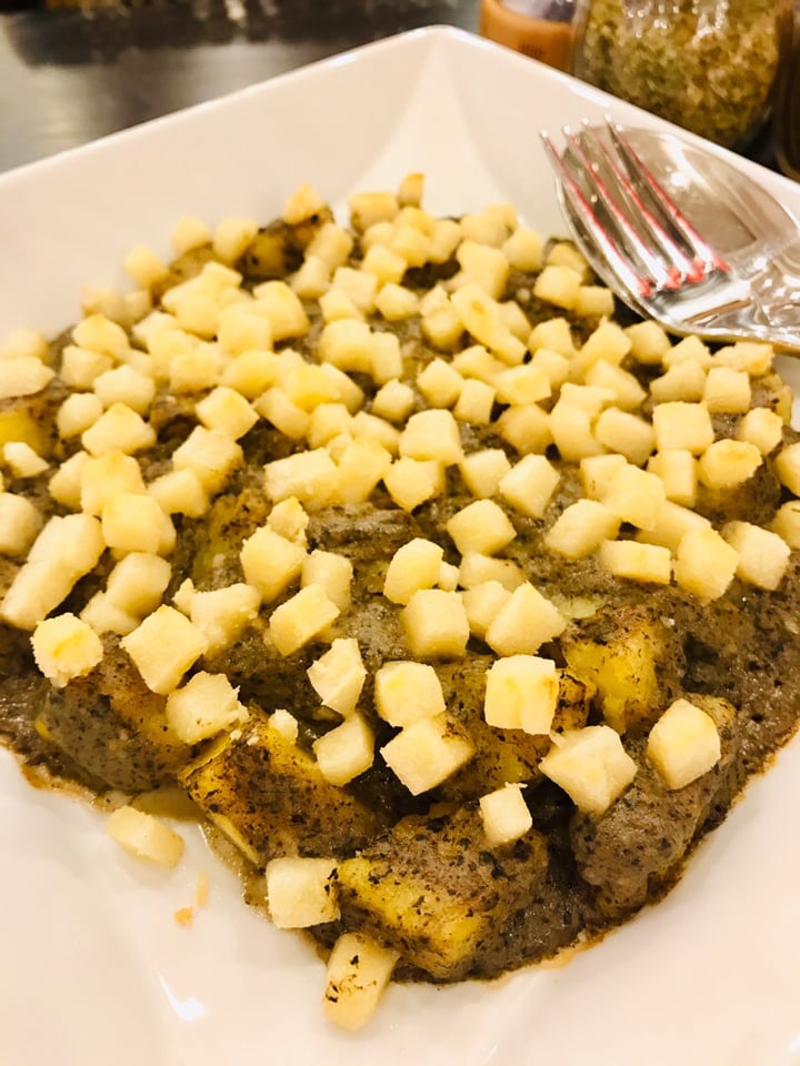photo of Sorriso Italian Vegetarian & Vegan Creamy truffle & potato sauce shared by @morphemeus on  17 Apr 2019 - review