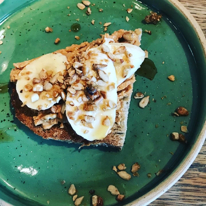 photo of Tinsel Peanut butter and banana on toast shared by @zaza612 on  11 May 2020 - review