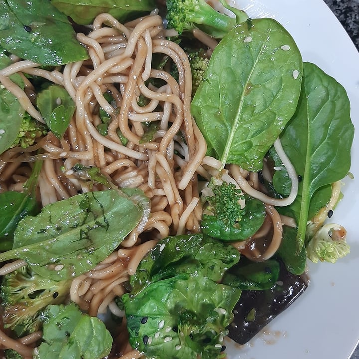 review photo of Woolworths Food Green Chow Mein shared by @veganontheprairie on 06 Jul 2020 - review