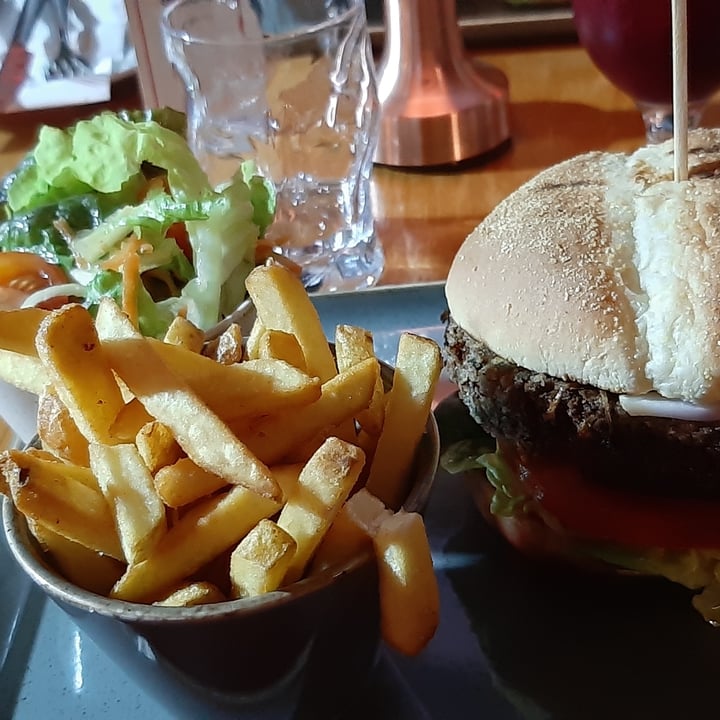 photo of Naar Burger shared by @francescaglad7 on  19 Feb 2022 - review