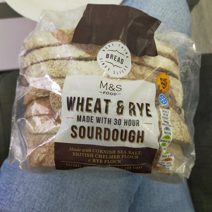 Marks & Spencer Food (M&S) Wheat And Rye Sourdough Bread Review abillion