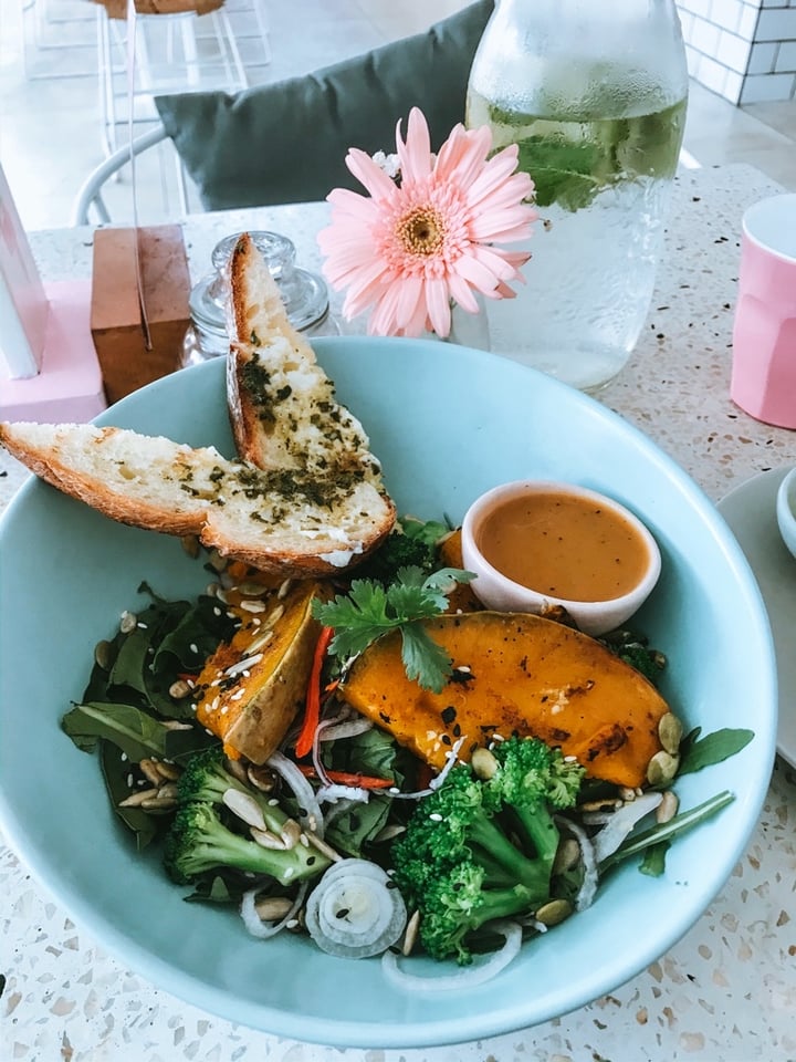 photo of KYND COMMUNITY Breakfast salad shared by @samgracelove on  05 Feb 2020 - review
