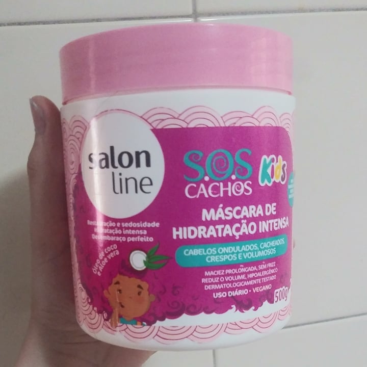 photo of Salon line Máscara de hidratação Intensa SOS Cachos Kids Salon Line 500g shared by @prettygrilmary123 on  14 Oct 2021 - review