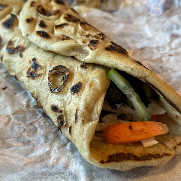 review photo of Baba Dhaba Vegan Chickn Naan Wrap shared by @vforveegan on 03 Dec 2022 - review