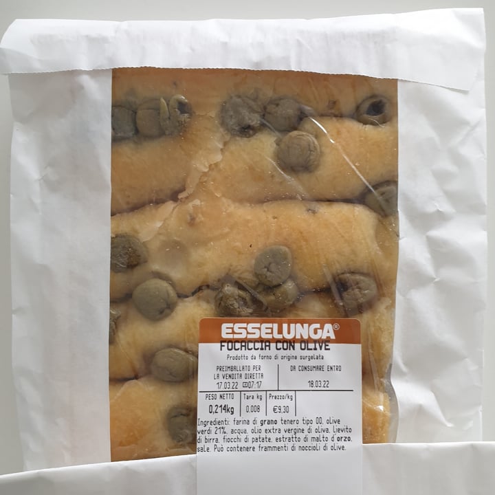 photo of  Esselunga Focaccia con olive shared by @elisata on  21 Mar 2022 - review
