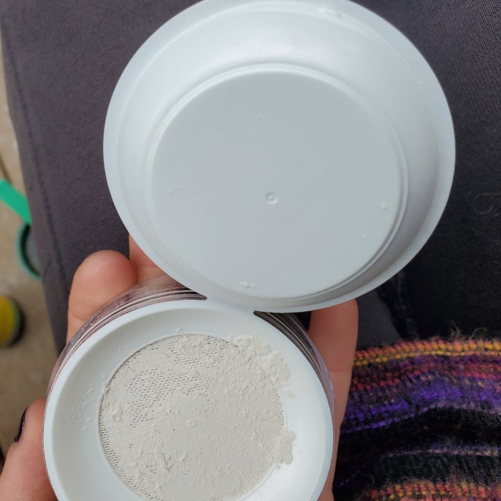 review photo of Pacifica Crystal Rays luminous translucent powder shared by @sarbear420 on 10 Oct 2021 - review