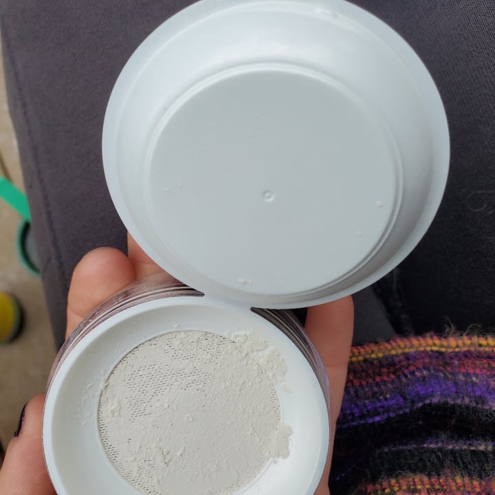 photo of Pacifica Crystal Rays luminous translucent powder shared by @sarbear420 on  10 Oct 2021 - review