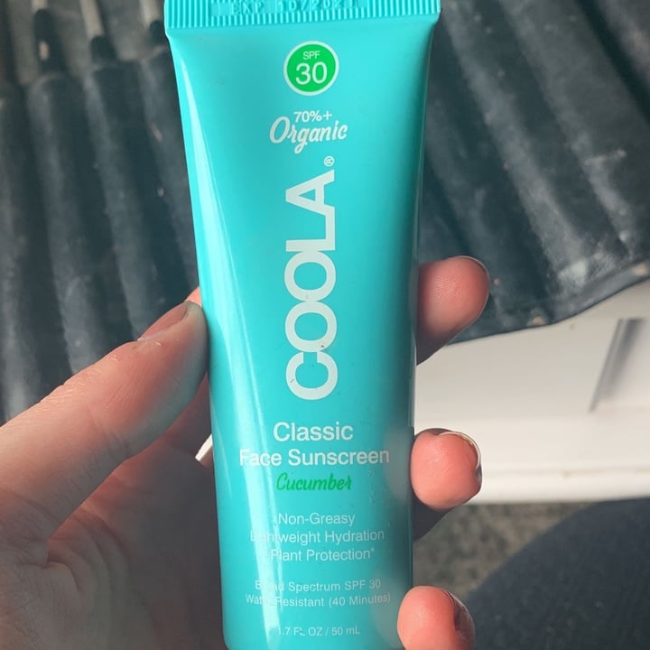review photo of Coola Classic Face Sunscreen 30 spf Cucumber shared by @tschouten on 09 Apr 2022 - review