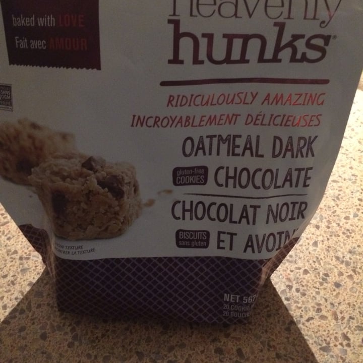 review photo of Heavenly Hunks Oatmeal Dark Chocolate Chip Cookies shared by @powderdice on 20 Nov 2021 - review