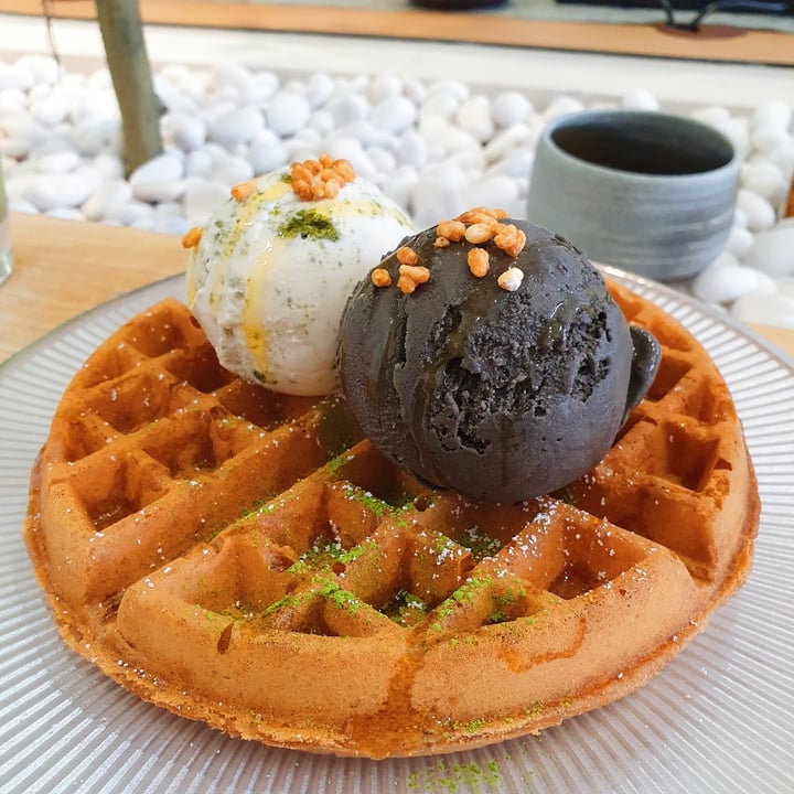 photo of Hvala Keong Saik Dairy-Free Waffles shared by @iloveveggies on  24 Oct 2020 - review