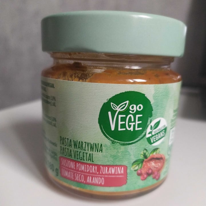 photo of Go Vege Vegetable paste with dried tomatoes and cranberries shared by @vanitas00 on  07 May 2021 - review