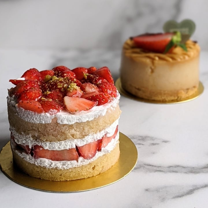 photo of Greendot PAYA LEBAR SQUARE Fresh Strawberry Shortcake shared by @xinru-t on  09 May 2021 - review