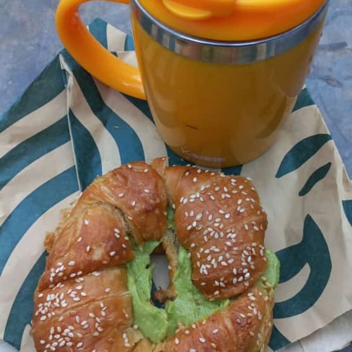 photo of Starbucks Bageluna con palta shared by @laugmp on  21 Aug 2022 - review