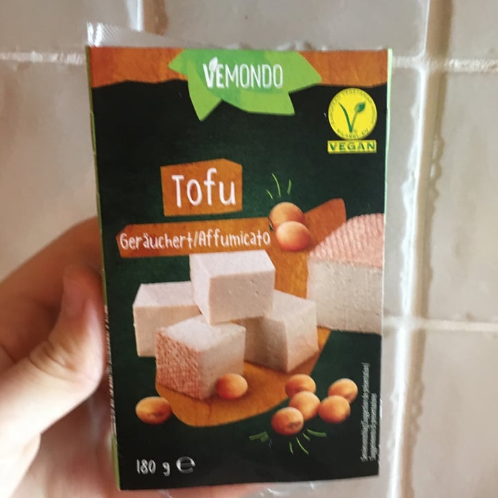 photo of Vemondo Tofu affumicato shared by @veganlu on  06 Jan 2022 - review