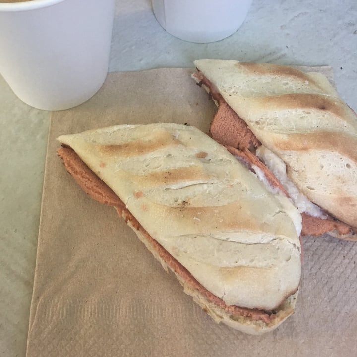 photo of Bioma plant based café Panini de jamón y queso shared by @antocapparelli on  24 Oct 2020 - review