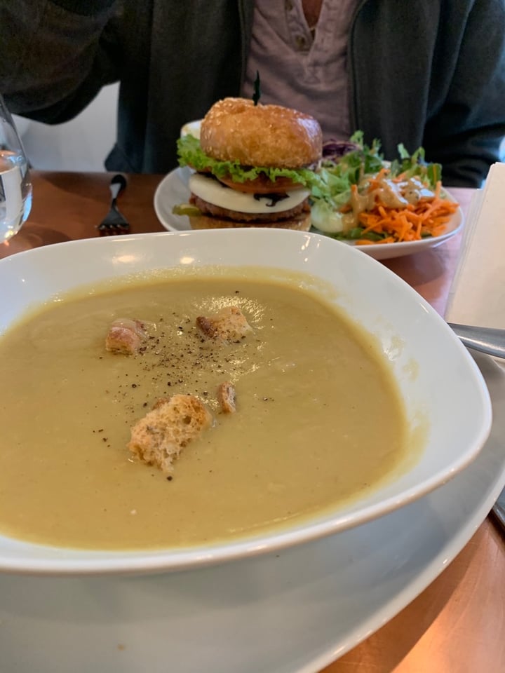 photo of Plantitude Asparagus Leek Soup shared by @veganonthego on  26 Oct 2019 - review