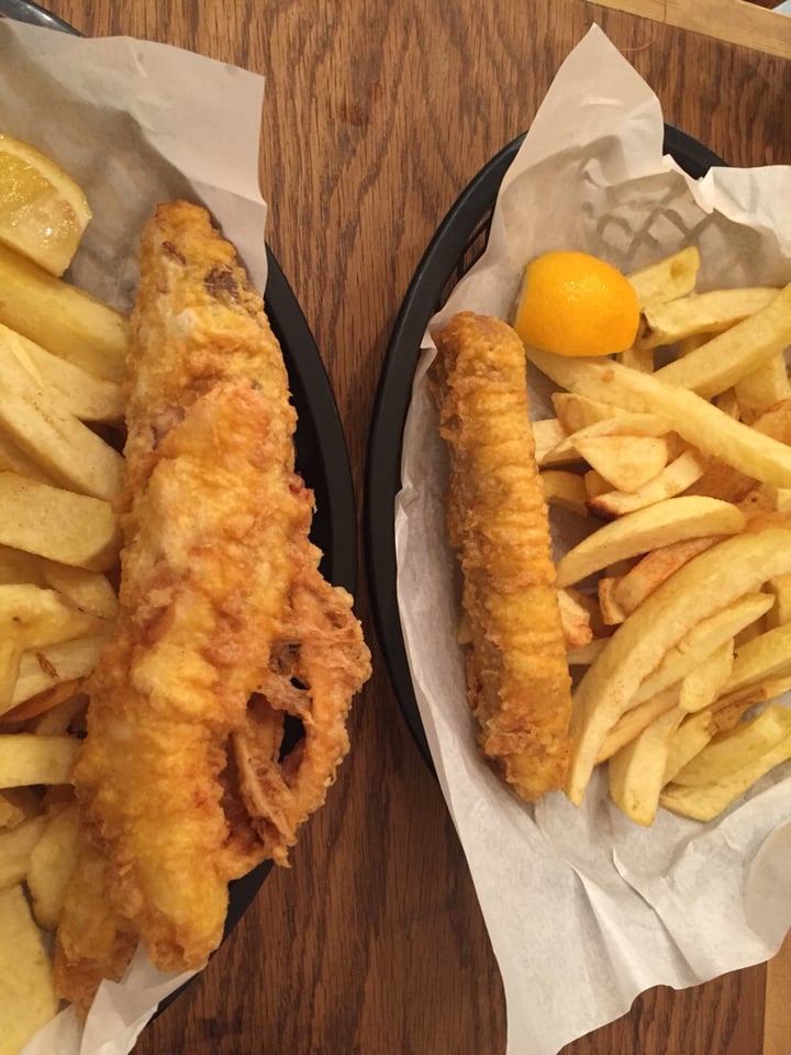 photo of Sutton and Sons Fish & Chips Vegan Fish And Chips shared by @badkittycat on  13 Oct 2019 - review