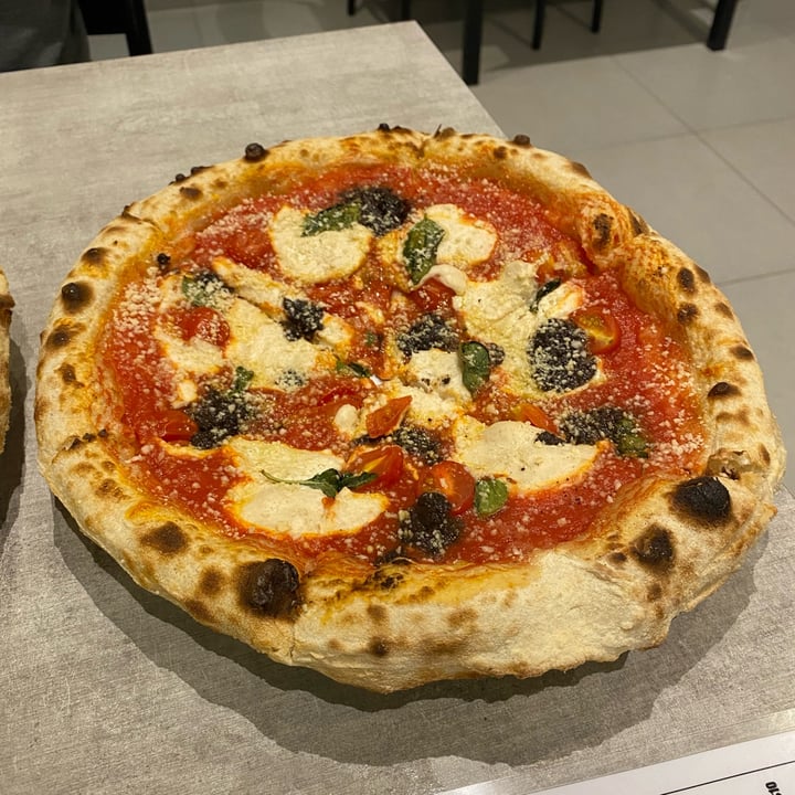 photo of Pizza Power Vegan Caprese shared by @marciolaguna on  06 Feb 2022 - review