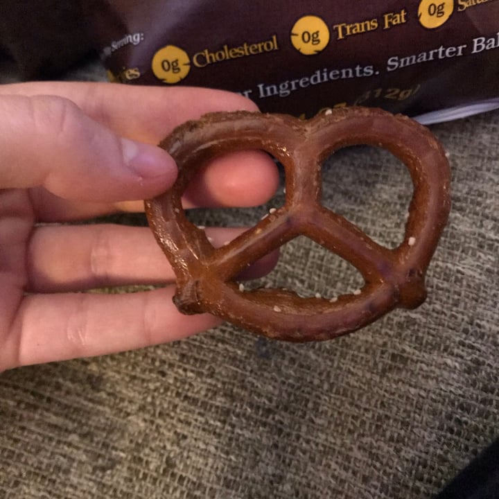 photo of Unique “Splits” Pretzel shared by @sigmacorvus on  30 Apr 2020 - review