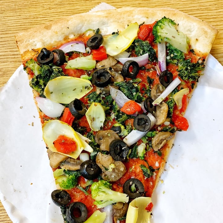 photo of Vinnie's Pizzeria Veggie Jackson shared by @hugemittons on  30 Dec 2019 - review
