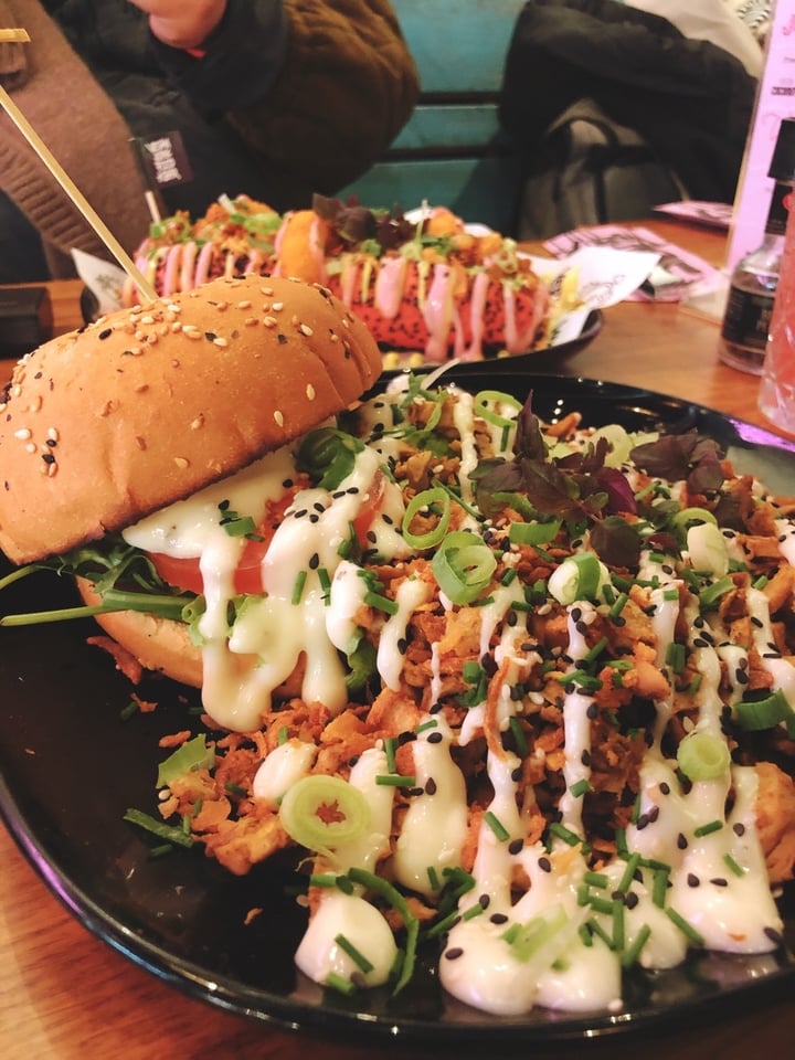 photo of Vegan Junk Food Bar Pink shawarma shared by @nicnicnic on  31 Dec 2019 - review