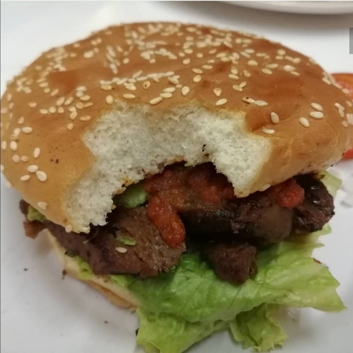 review photo of Loving Hut Xalapa Hamburguesa norteña shared by @cryturbate on 15 Jan 2020 - review