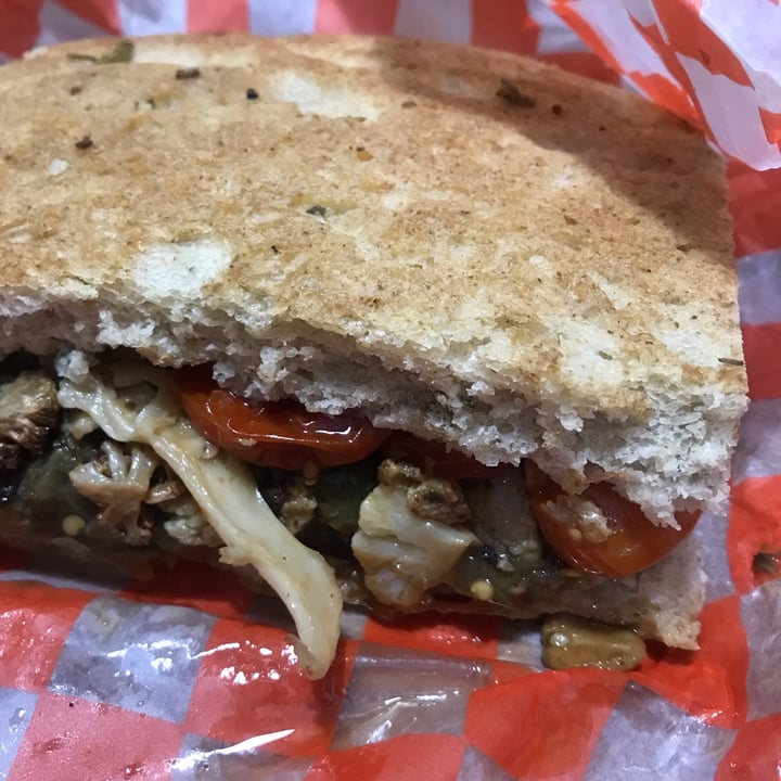 photo of La Manteca Negra Sandwich vegano shared by @candelariex on  09 Mar 2022 - review