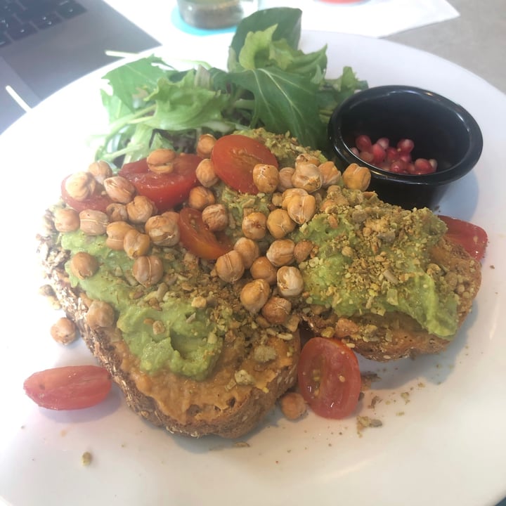 photo of Privé Paragon Middle Eastern Avocado Toast shared by @zoeadamopoulos on  20 Jan 2021 - review