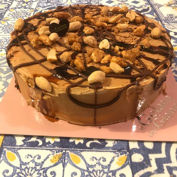 photo of The ice cream Gianni Torta gelato nocciola, arachidi e caramello shared by @roru on  22 Apr 2022 - review
