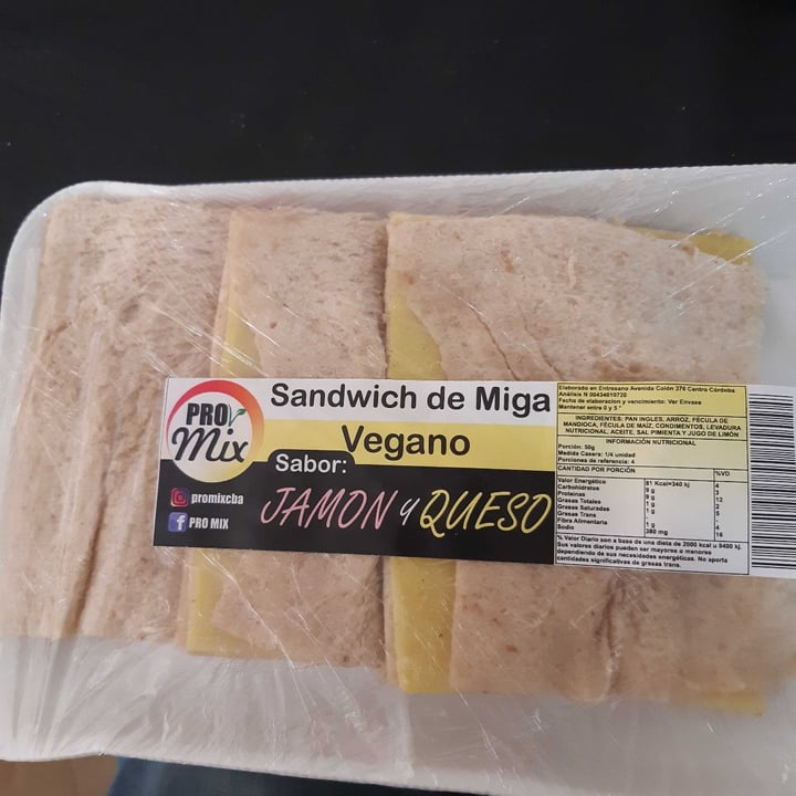 photo of Pro Mix Sandwich de Miga Vegano Jamón y Queso shared by @giseveg on  12 Feb 2021 - review