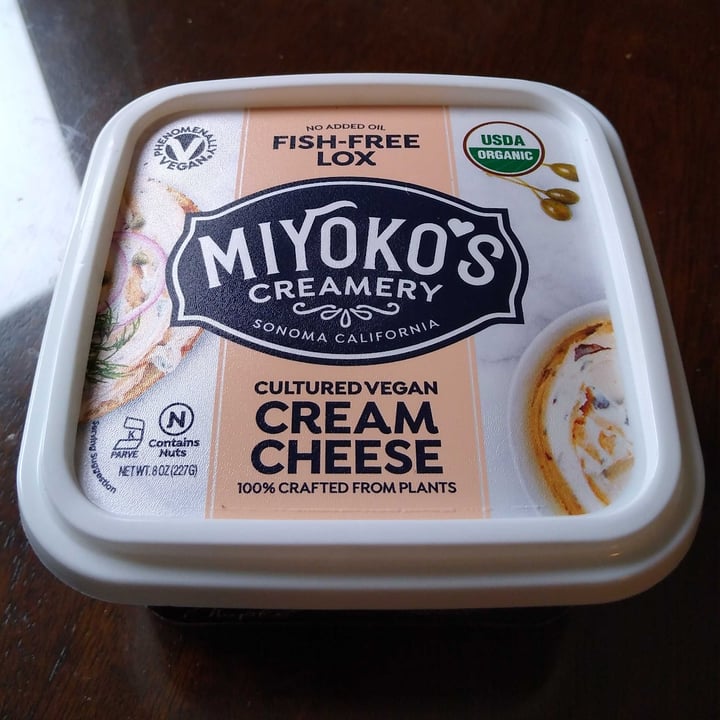 review photo of Miyoko's Creamery Organic Cultured Vegan Cream Cheese Fish-Free Lox shared by @ialarmedalien on 20 Aug 2021 - review