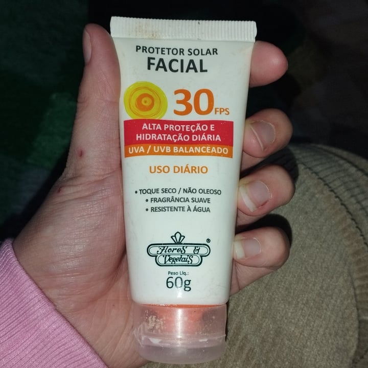 review photo of Flores & Vegetais Protetor Solar Fator 30 shared by @alanagaziopapandrea on 25 Jul 2022 - review