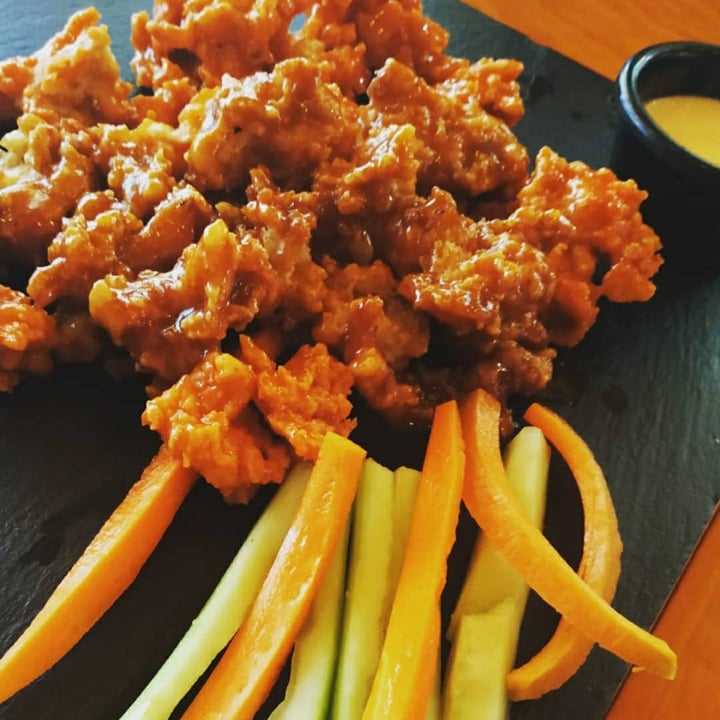 review photo of Verde Menta Alitas De Coliflor shared by @dulasnavvegan on 28 Jun 2021 - review