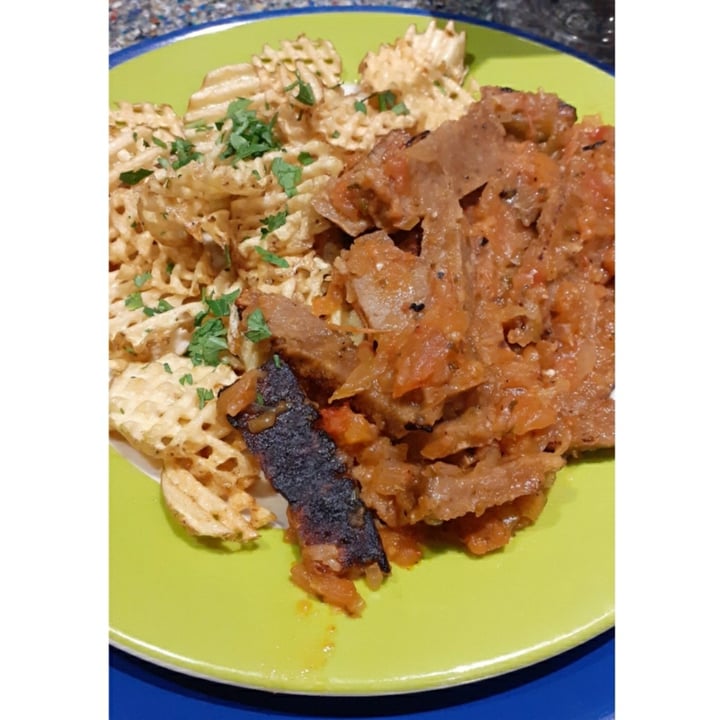 photo of Jalisco Puntas de Filete Veganas a la Mexicana con Papas rejilla shared by @malenaezcurra on  21 May 2020 - review