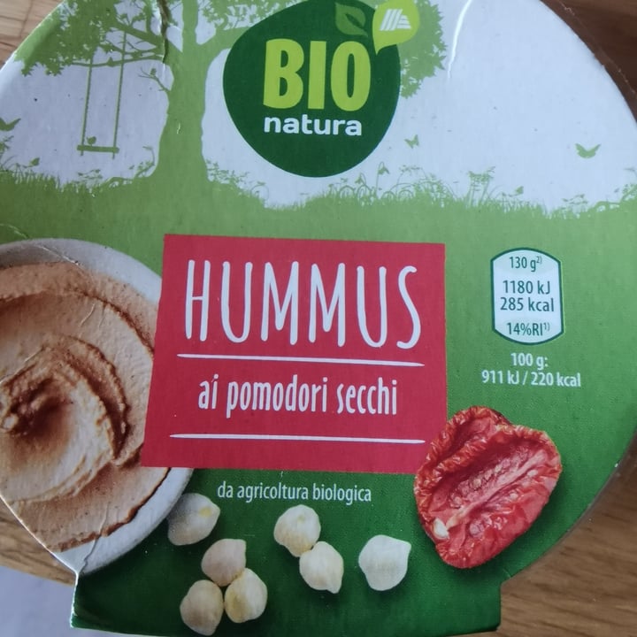 photo of Bio Natura Hummus ai Pomodori Secchi shared by @rebecca27 on  23 Jul 2022 - review